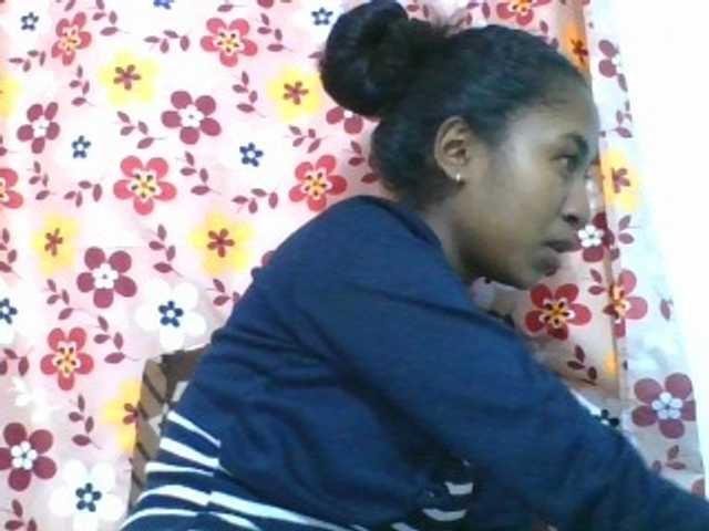 Marinah1a live cam on BongaCams