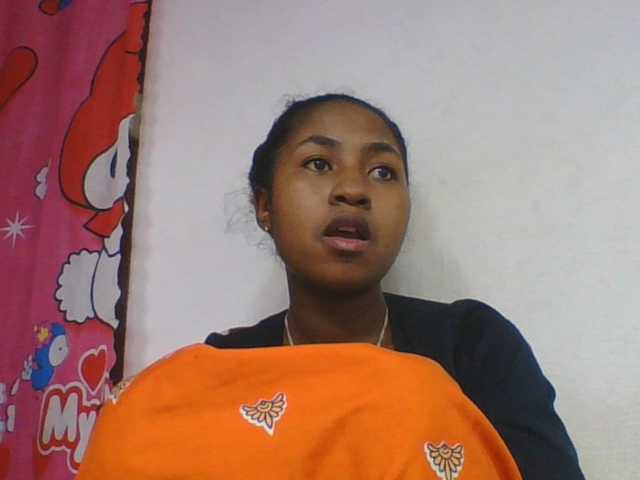 Marinah1a live cam on BongaCams