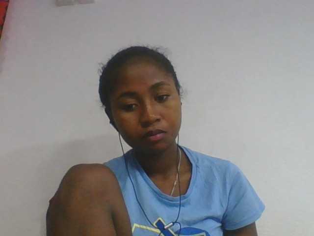 Marinah1a live cam on BongaCams