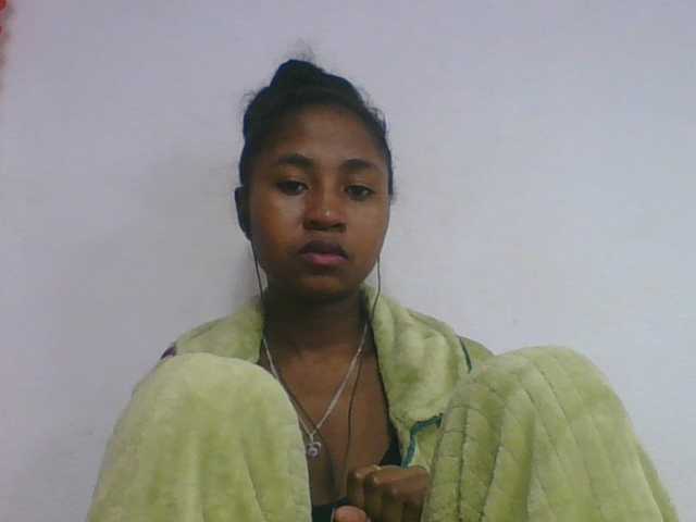 Marinah1a live cam on BongaCams