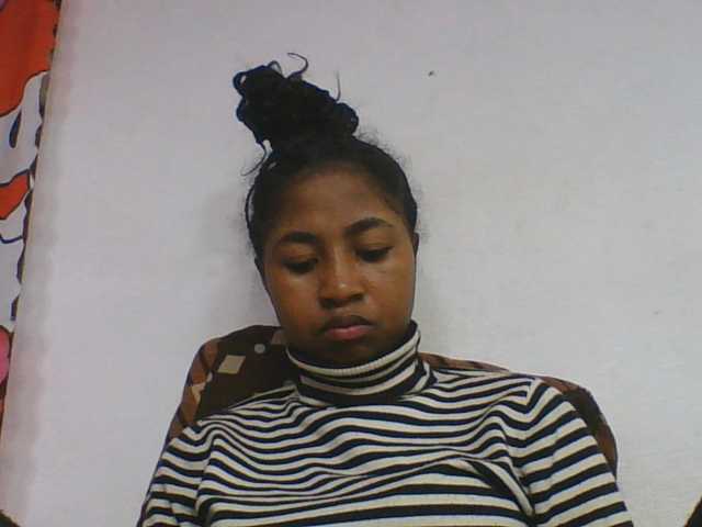 Marinah1a live cam on BongaCams