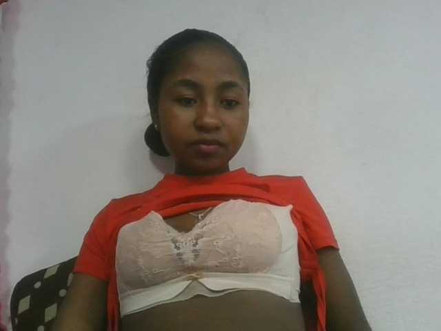 Marinah1a live cam on BongaCams