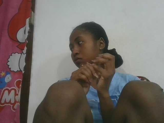 Marinah1a live cam on BongaCams