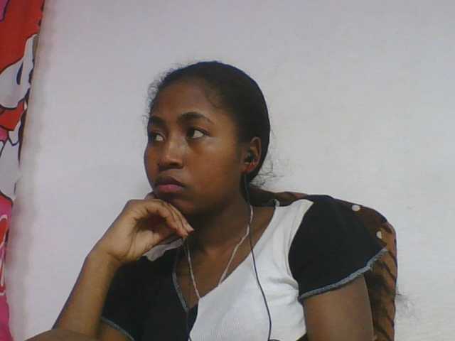 Marinah1a live cam on BongaCams