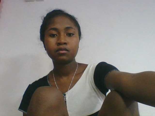 Marinah1a live cam on BongaCams