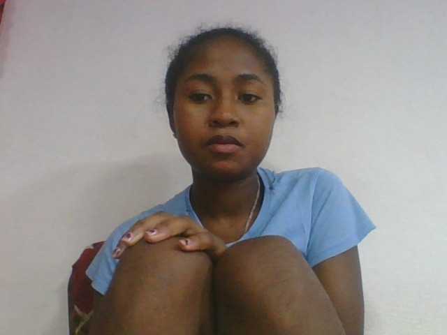 Marinah1a live cam on BongaCams