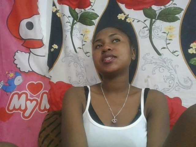 Marinah1a live cam on BongaCams