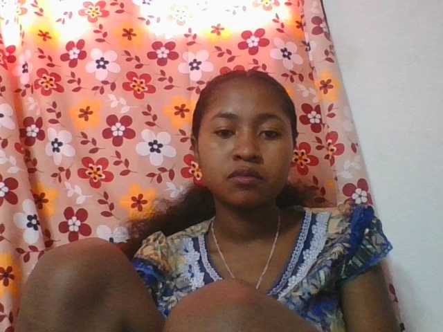 Marinah1a live cam on BongaCams