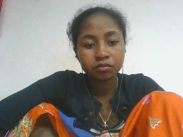 Marinah1a live cam on BongaCams