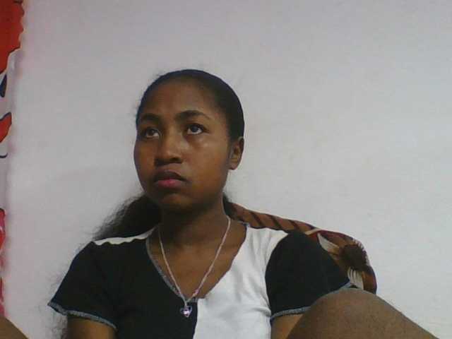 Marinah1a live cam on BongaCams