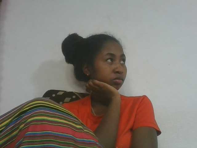 Marinah1a live cam on BongaCams