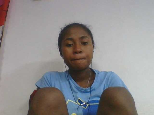 Marinah1a live cam on BongaCams