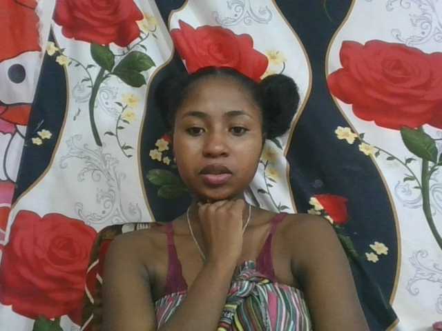 Marinah1a live cam on BongaCams