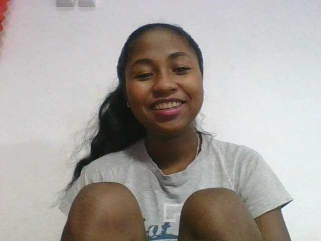 Marinah1a live cam on BongaCams