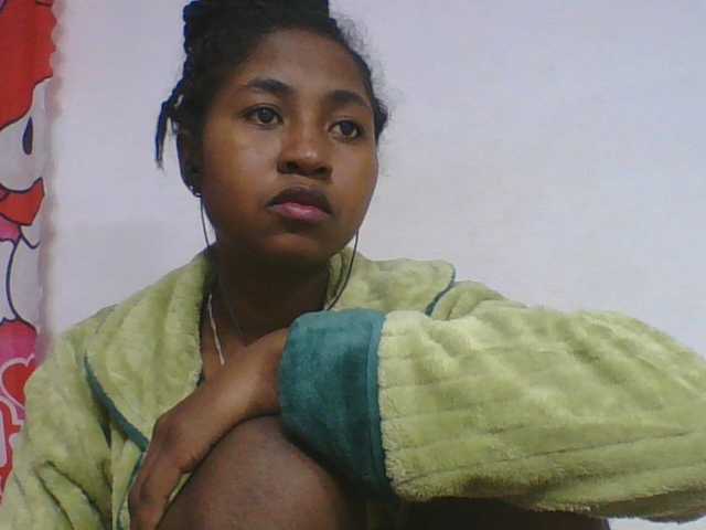 Marinah1a live cam on BongaCams