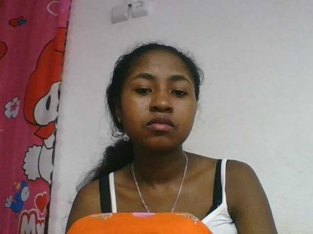 Marinah1a live cam on BongaCams