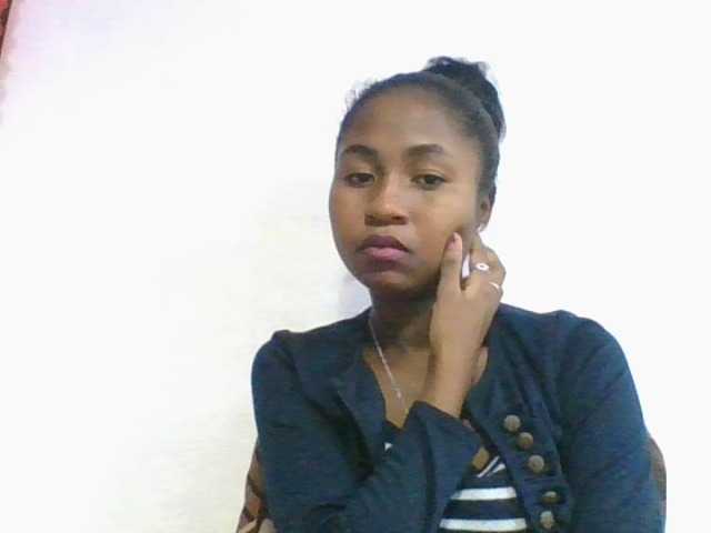 Marinah1a live cam on BongaCams