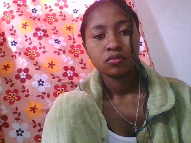 Marinah1a live cam on BongaCams