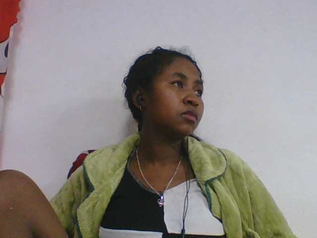Marinah1a live cam on BongaCams