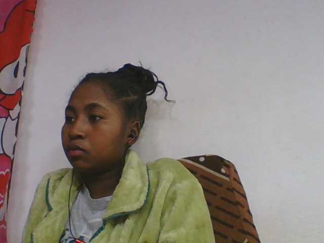 Marinah1a live cam on BongaCams