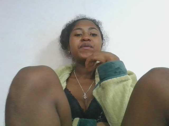 Marinah1a live cam on BongaCams
