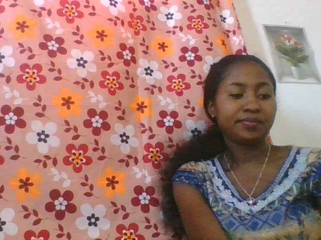 Marinah1a live cam on BongaCams