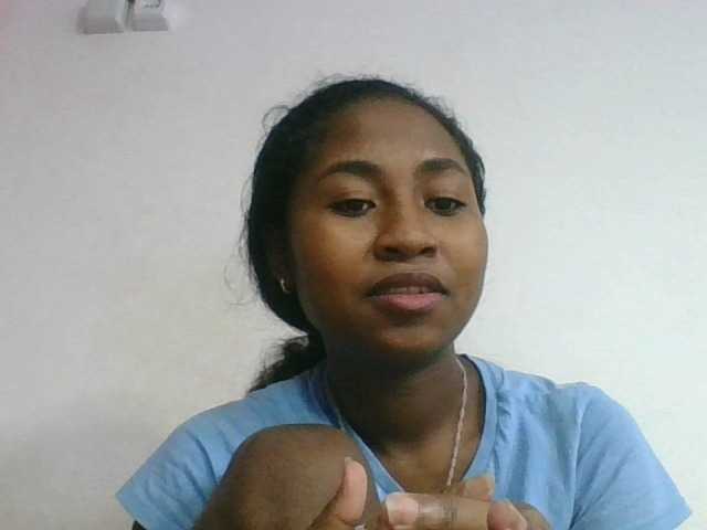 Marinah1a live cam on BongaCams