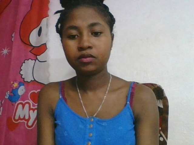 Marinah1a live cam on BongaCams