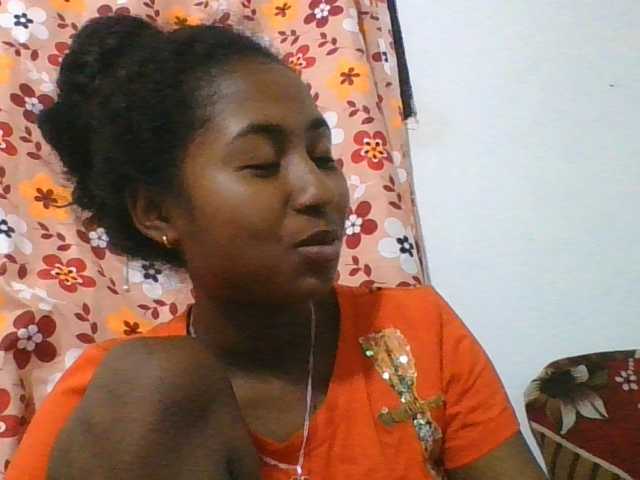Marinah1a live cam on BongaCams