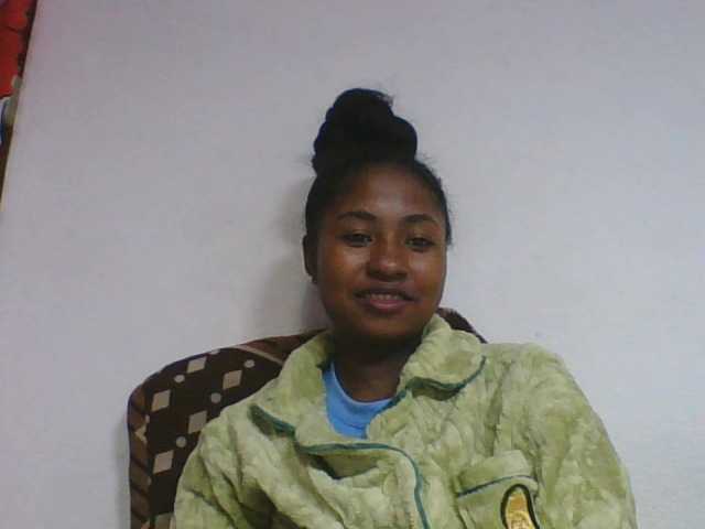 Marinah1a live cam on BongaCams