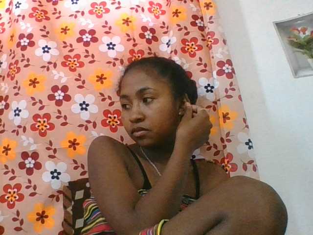 Marinah1a live cam on BongaCams