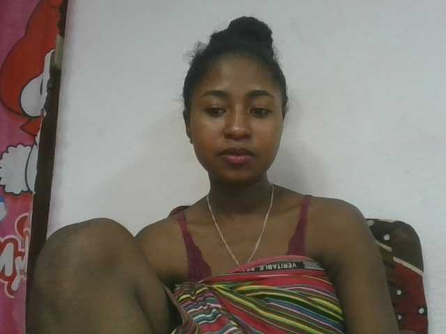 Marinah1a live cam on BongaCams