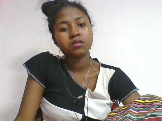 Marinah1a live cam on BongaCams