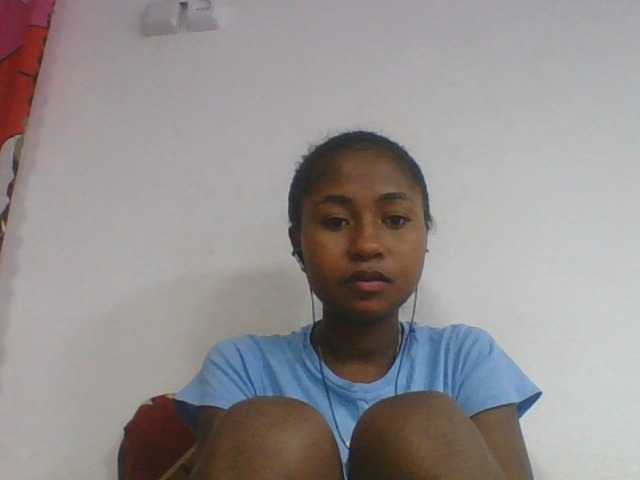 Marinah1a live cam on BongaCams