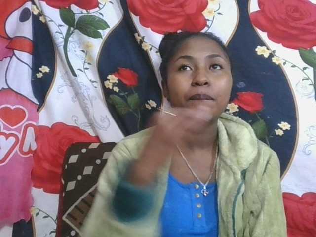 Marinah1a live cam on BongaCams