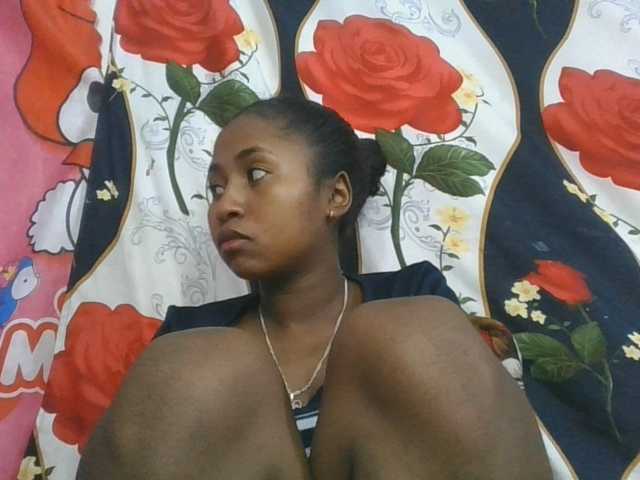 Marinah1a live cam on BongaCams