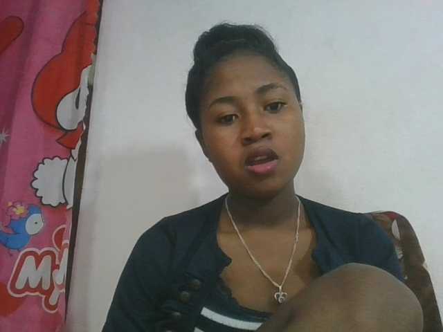 Marinah1a live cam on BongaCams