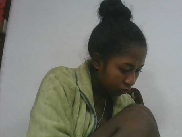 Marinah1a live cam on BongaCams