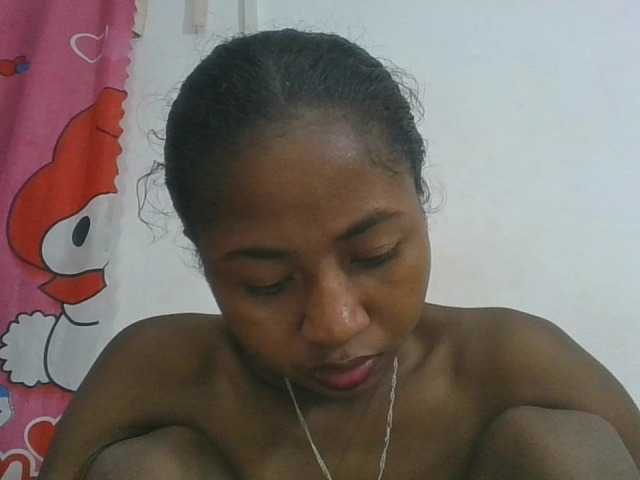 Marinah1a live cam on BongaCams