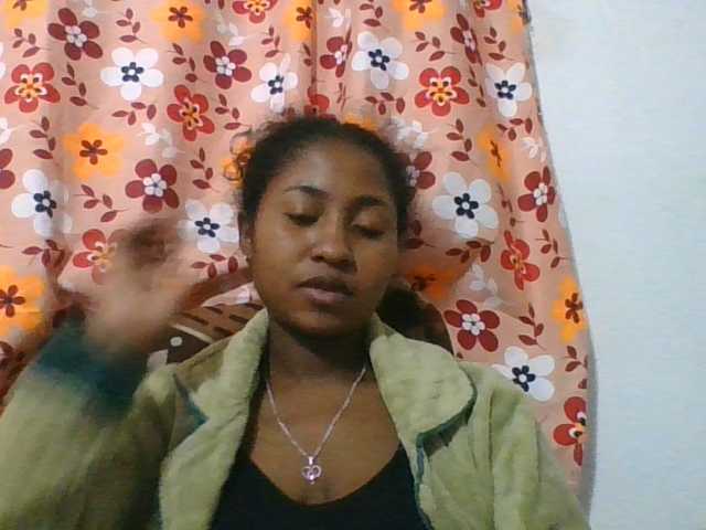 Marinah1a live cam on BongaCams