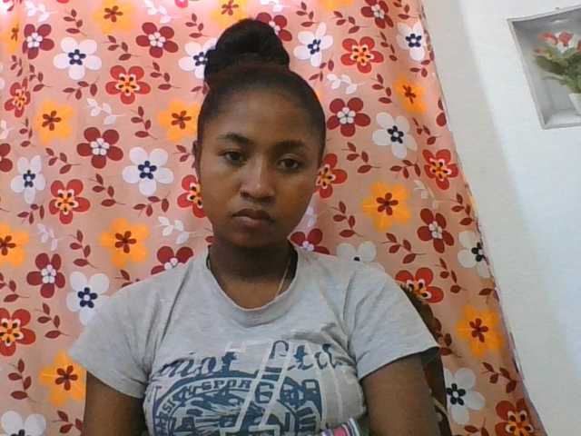 Marinah1a live cam on BongaCams