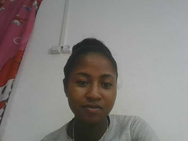 Marinah1a live cam on BongaCams