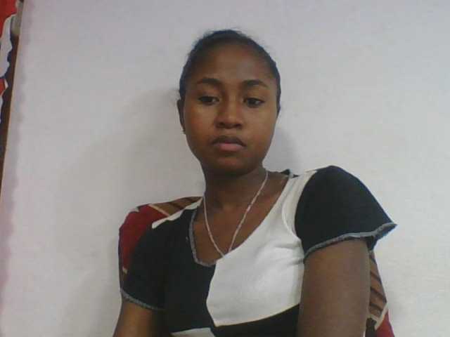 Marinah1a live cam on BongaCams
