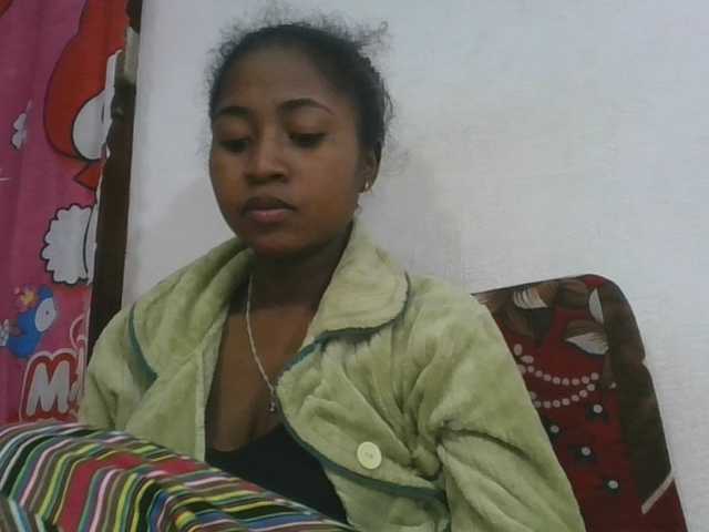 Marinah1a live cam on BongaCams