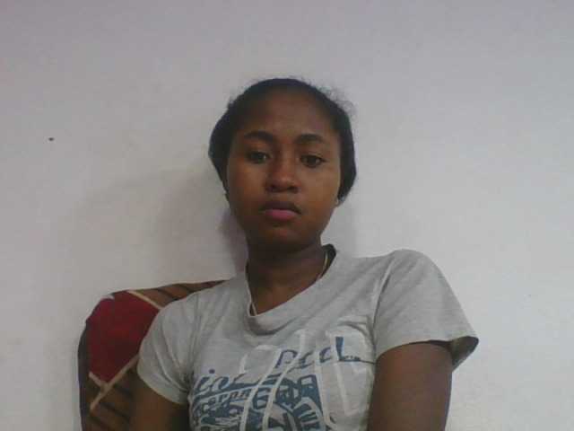 Marinah1a live cam on BongaCams
