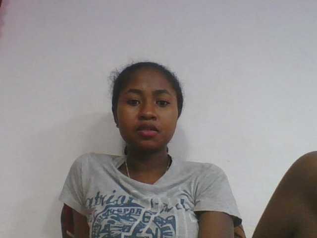 Marinah1a live cam on BongaCams
