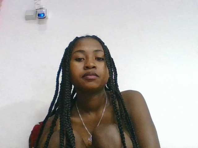 Marinah1a live cam on BongaCams