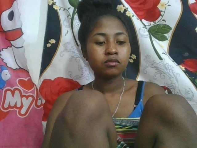 Marinah1a live cam on BongaCams