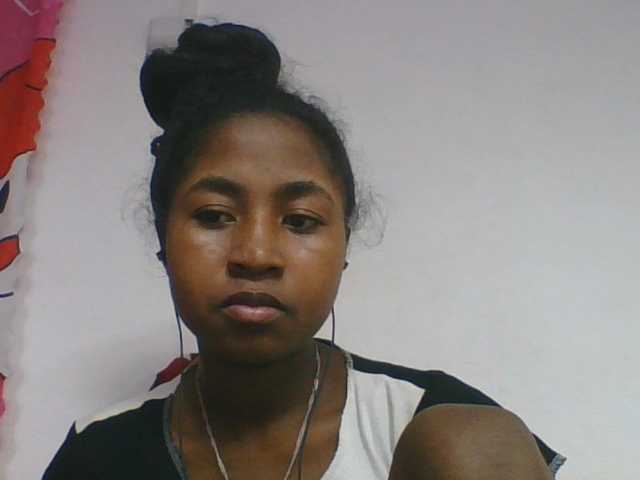 Marinah1a live cam on BongaCams