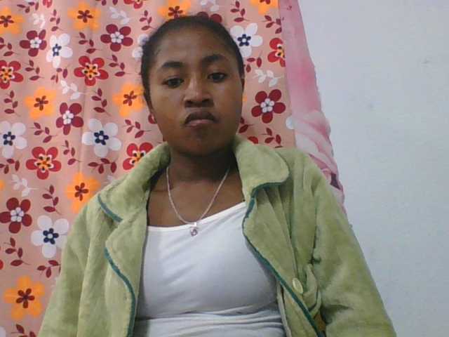 Marinah1a live cam on BongaCams